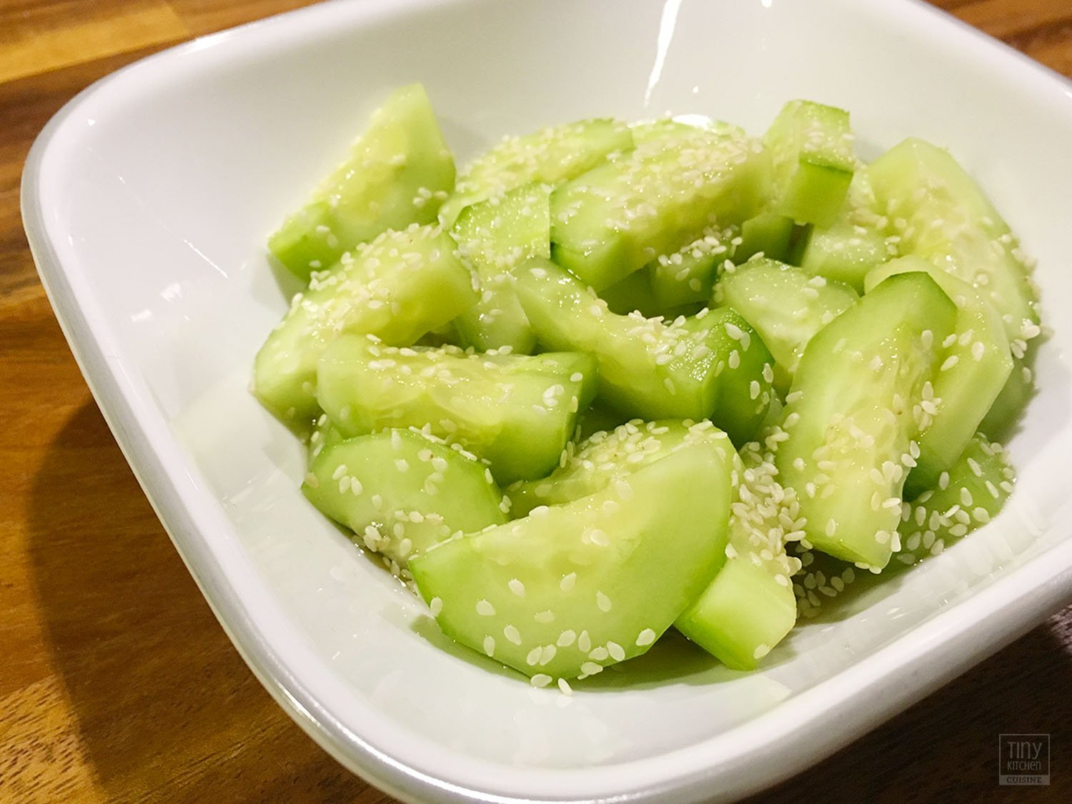 How to Make Sunomono: Japanese Cucumber Salad. Sunomono is a quick and easy japanese cucumber salad dressed with minimal ingredients. This recipe is a sweet and tangy side dish can go alongside any asian meal. | Tiny Kitchen Cuisine | https://tiny.kitchen